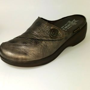 Mephisto Size 7.5  Bronze Metallic Leather